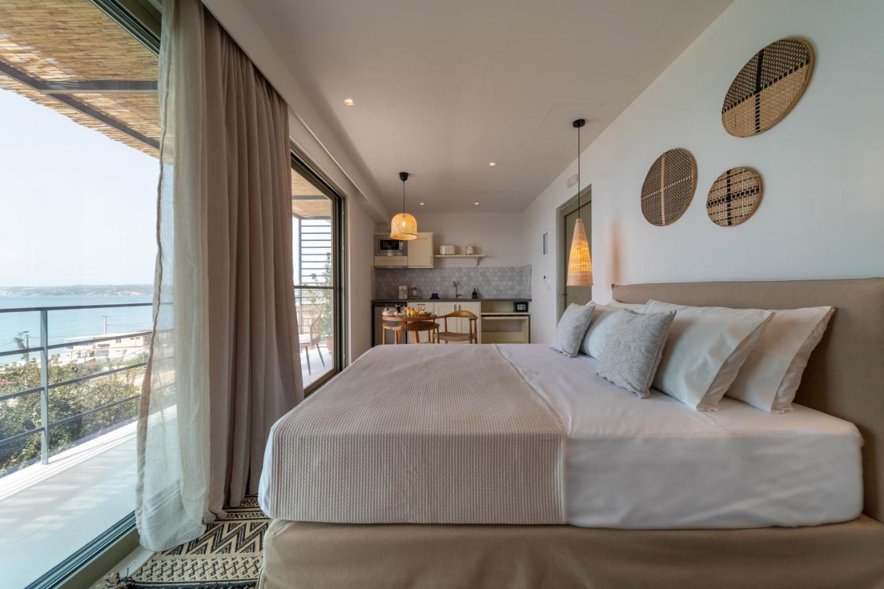 Thea Beachfront Suites In Lourdas Beach Lourdata  Esterno foto